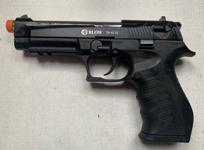 Пистолет стартовый Blow TR-9202 с запасным магазином (40350) 83975 фото