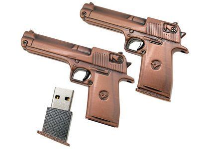 Флеш-драйв Uniq ЗБРОЯ Пістолет бронза 32 GB 11682 фото