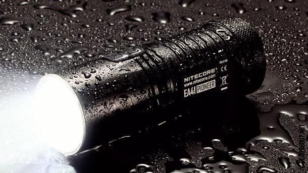 Ліхтар Nitecore EA41 (Cree XM-L2 U2, 1020 люмен, 8 режимів, 4xAA) 3424 фото